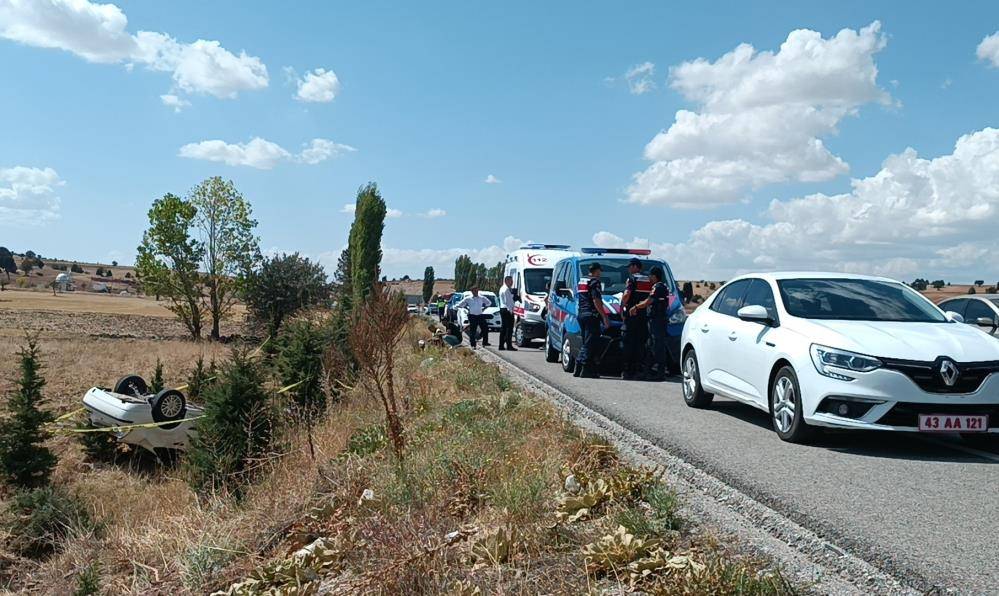 Takla atan otomobilin altında kalan uzman çavuş şehit oldu 4